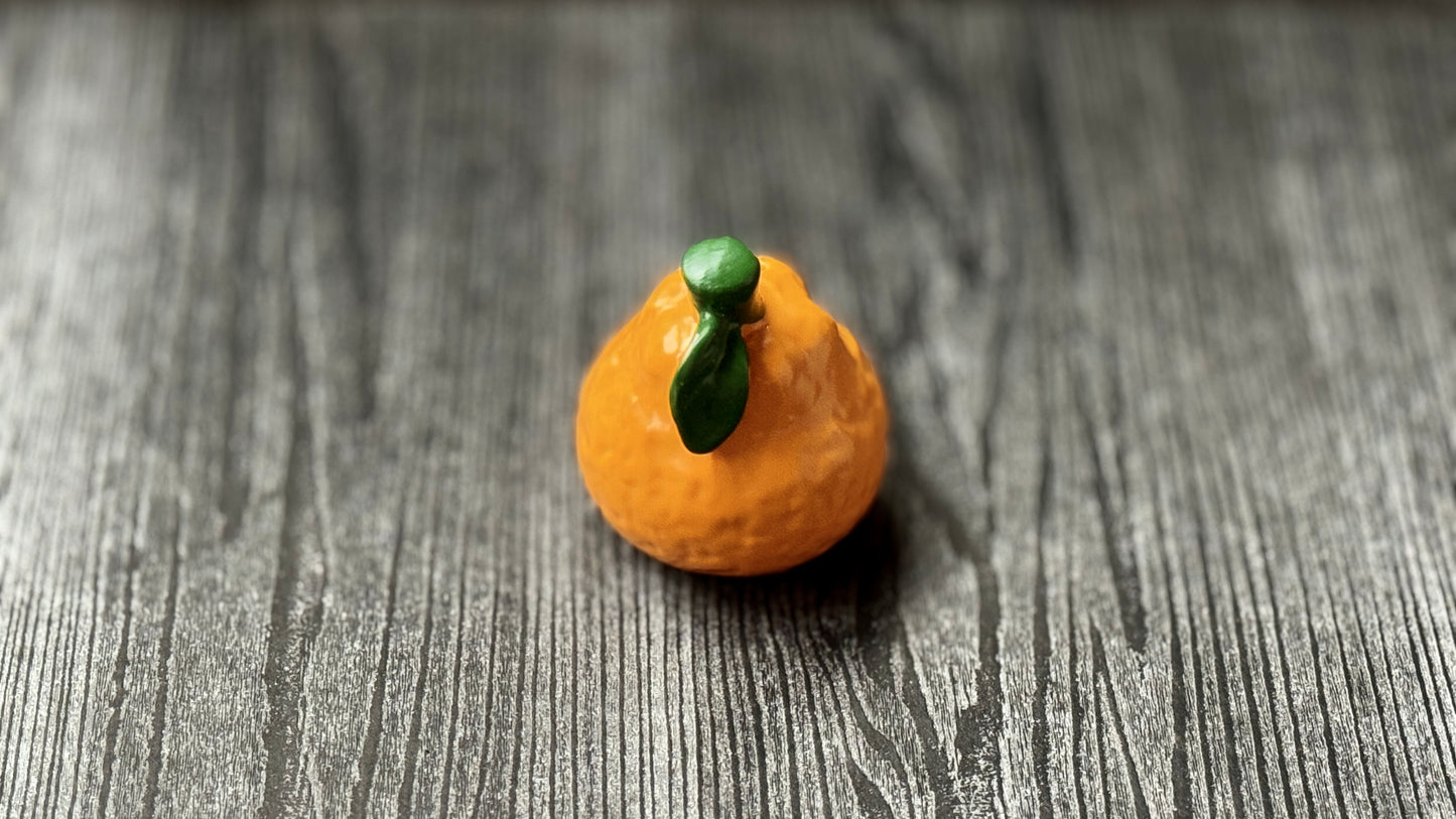Organic Mandarin Holder (gloss)