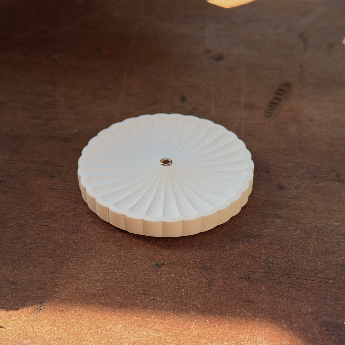 Fluted holder